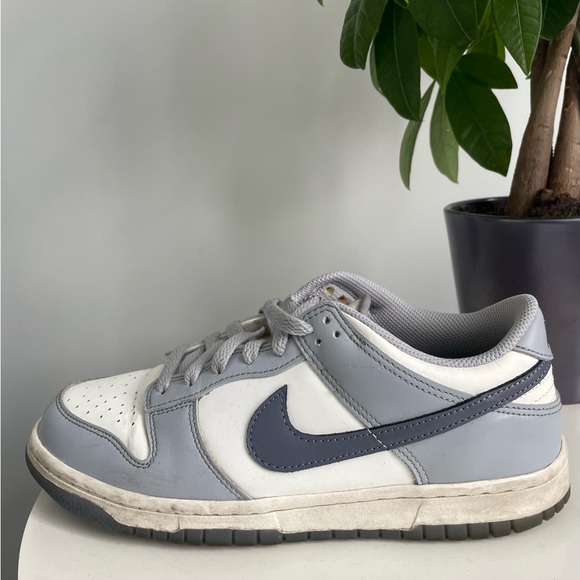 Nike Shoes - Women Size 8.5 Nike Dunk Low Retro SE White Light Carbon Grey Platinum